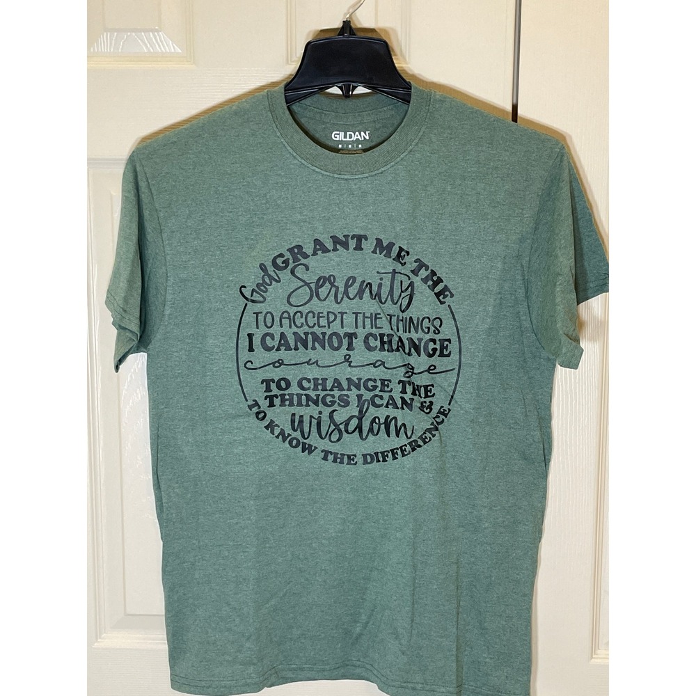 Gildan Graphic Tee Women Medium Green NWOT Serenity Prayer Inspirational Shirt